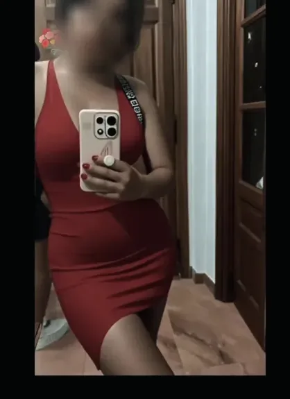 Bernadette, 27
