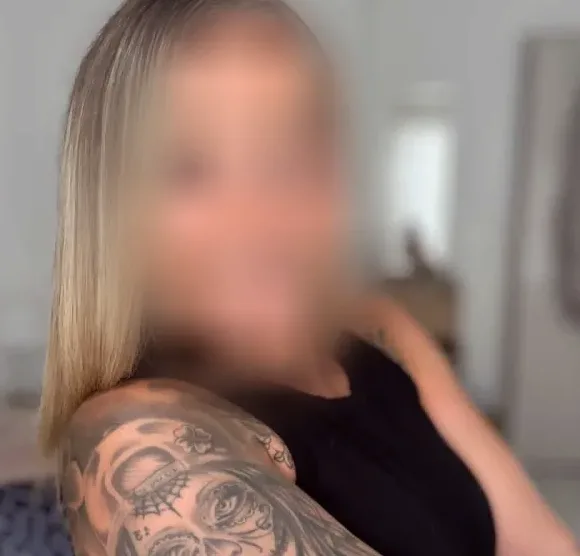 Chiara, 36