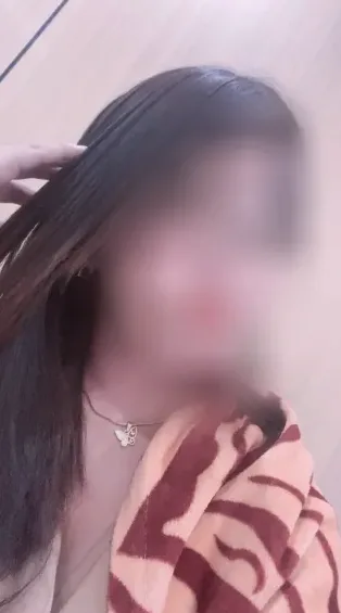 Denise, 34