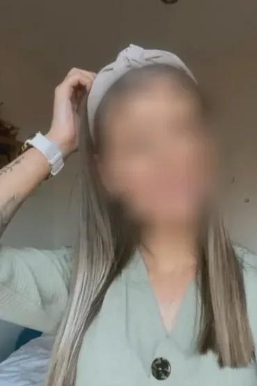 Elena, 26