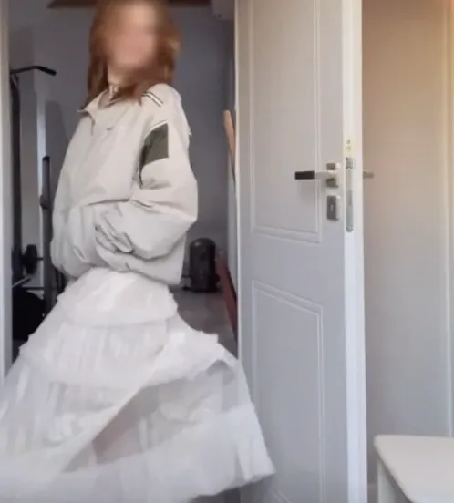 Elisabeth, 20