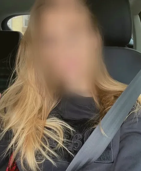 Emilia, 32