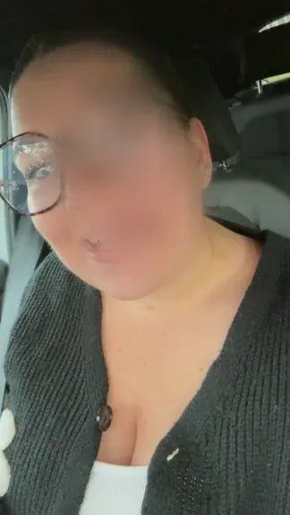 Emma, 27