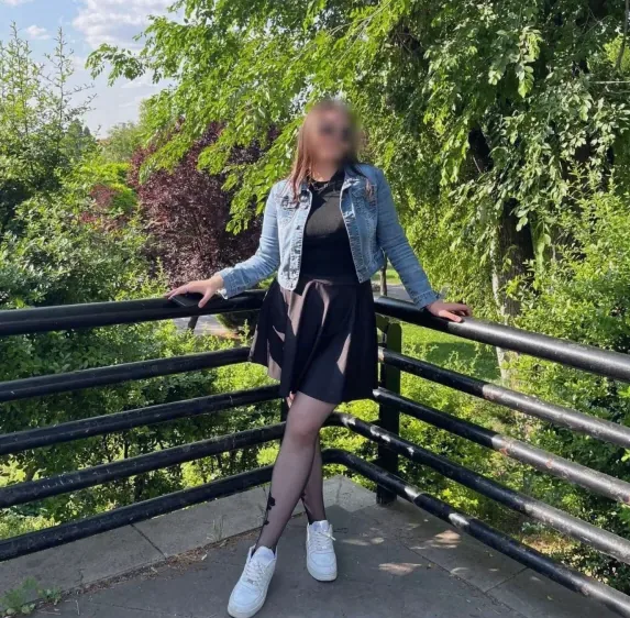 Hannah, 21
