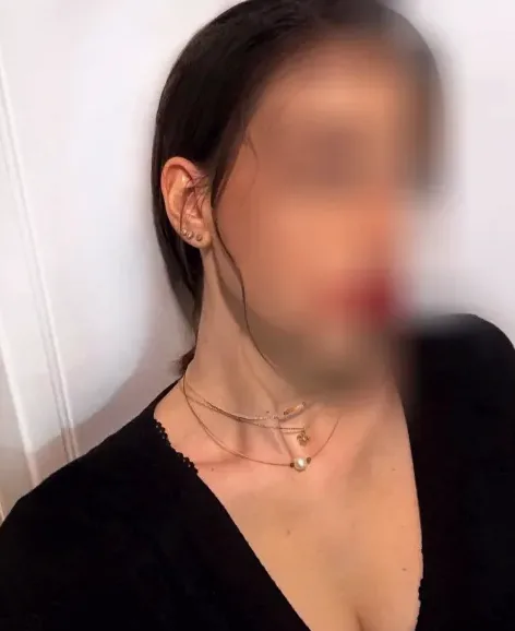 Lara, 25