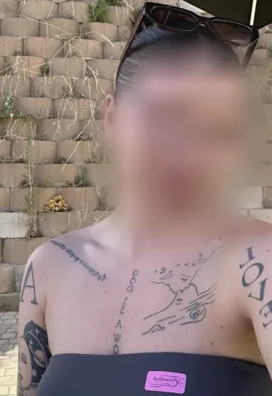 Lilly, 29
