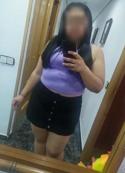 Manuela, 34