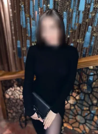 Mia, 36