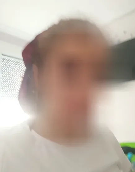 Mirela, 28
