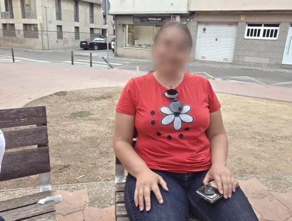 Nicole, 39