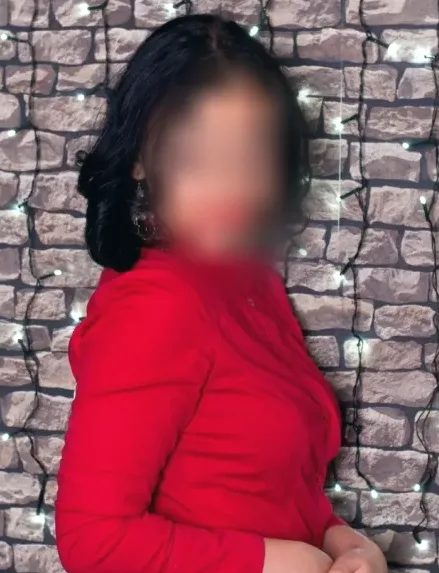 Nora, 36
