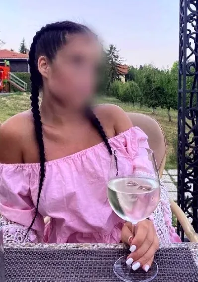 Sabine, 30