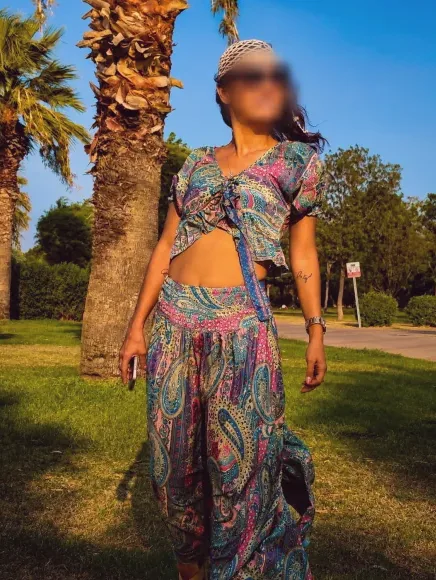 Sarah, 33